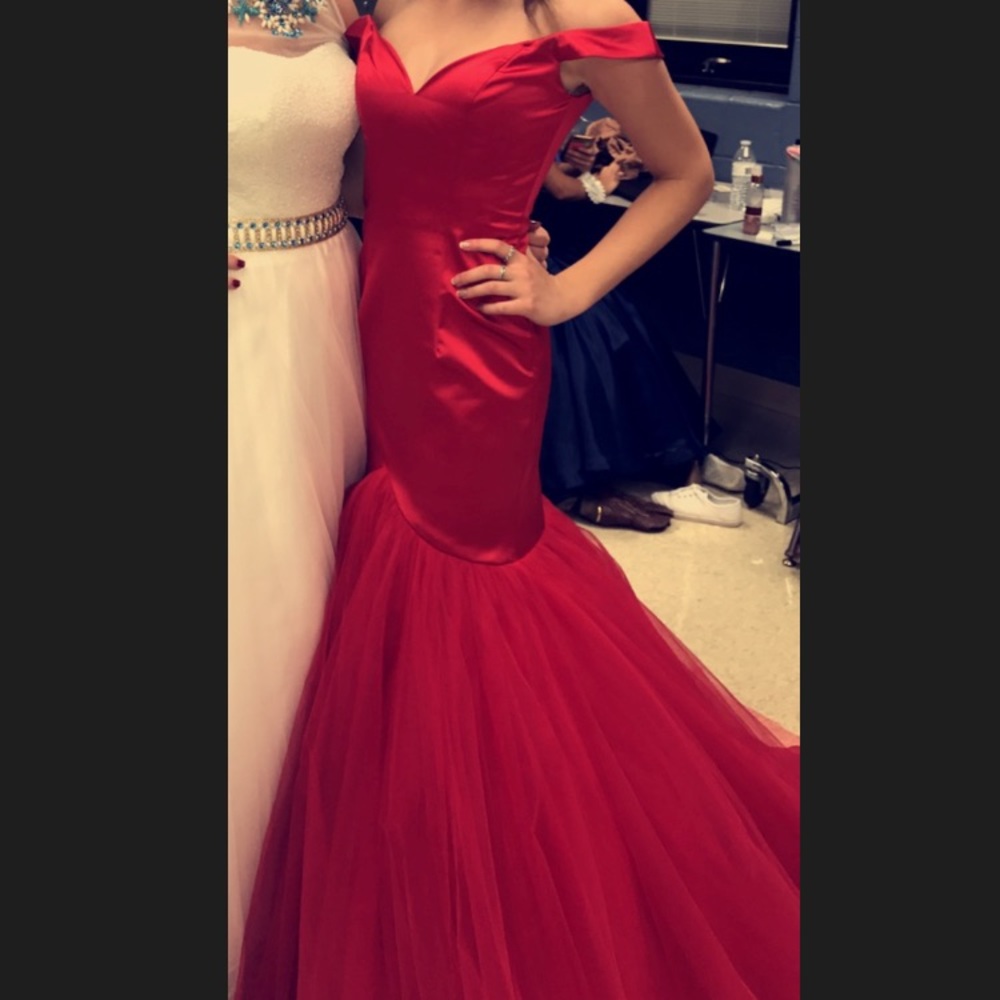 Red Sherri Hill Off-the-Shoulder Trumpet Gown